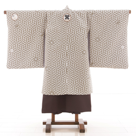 七五三　着物　５歳　紋付・袴　310006　JAPAN STYLE 白羽織　ひき茶 　茶色袴