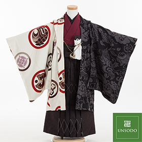 七五三　着物　５歳　紋付・袴　310095　UNSODO エンジ着物　白黒羽織